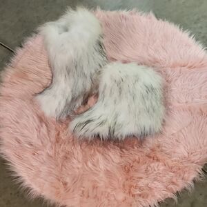 Faux Fur White and Gray Boot Covers